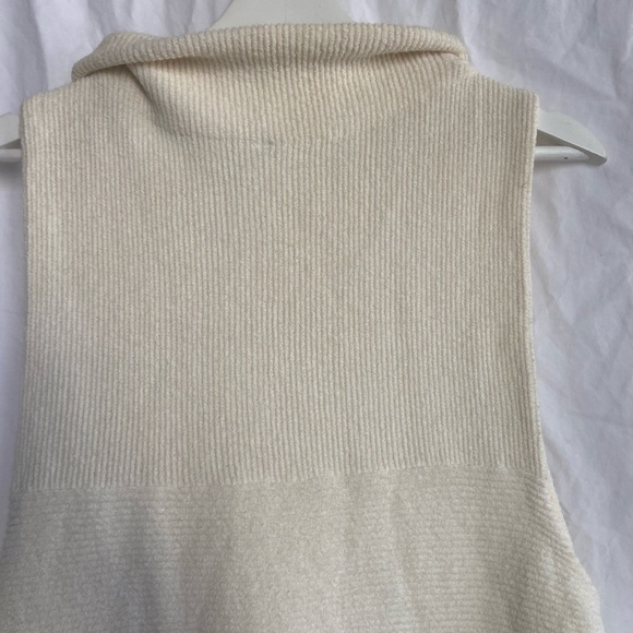 Free People Women's Turtle Neck Sleeveless Pullover Size XS - Picture 15 of 15